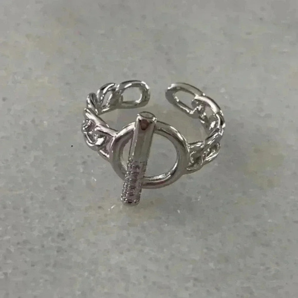 Modest Lu Jewelry - New Stock! ✨ Silver Chain Link Crystal Ring Brand New